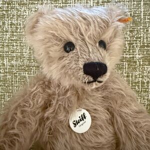 Steiff Classic caramel mohair Teddy bear replica - w/ growler